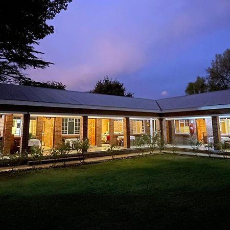 Village Lodge Harrismith ภายนอก รูปภาพ