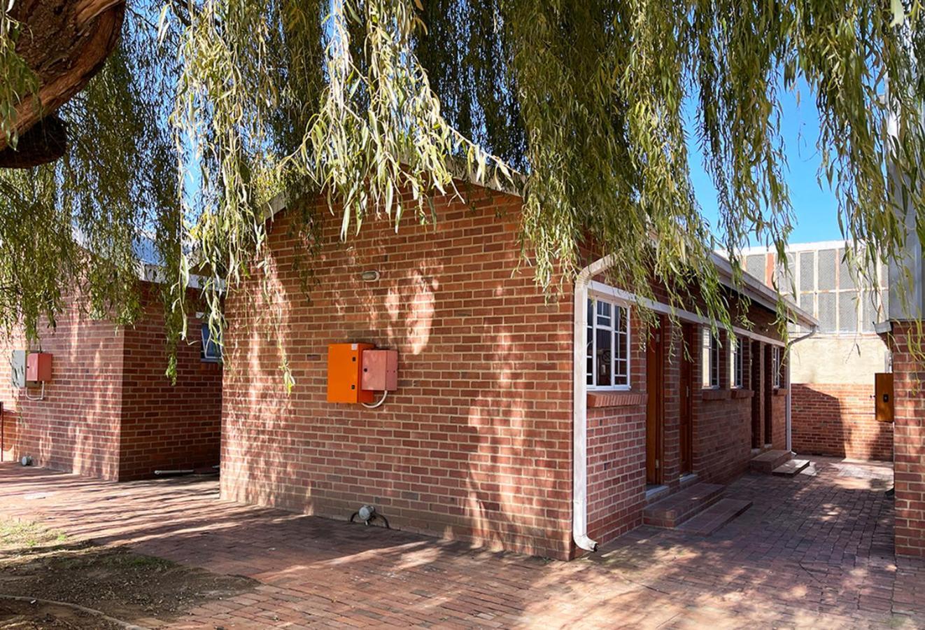 Village Lodge Harrismith ภายนอก รูปภาพ