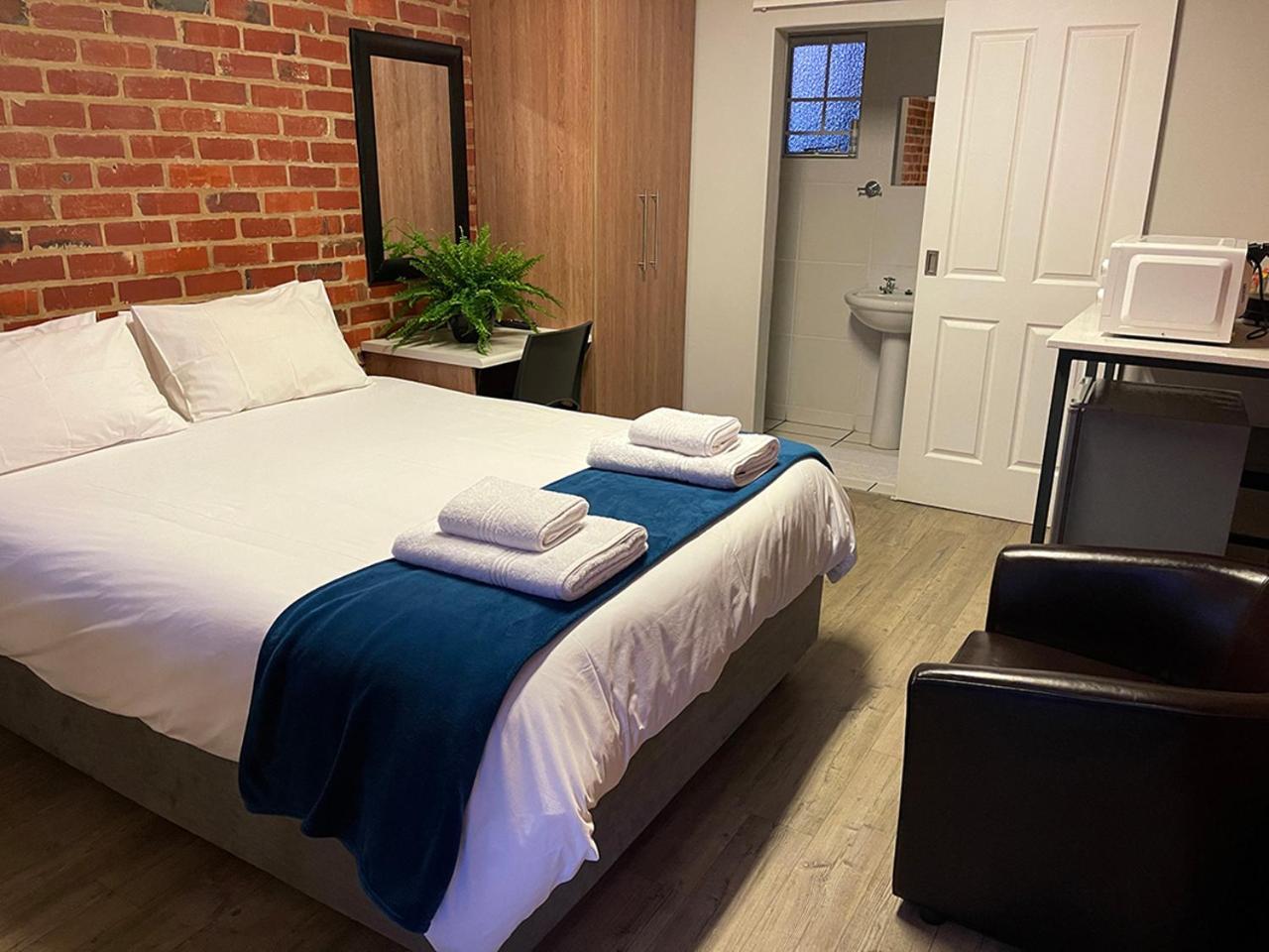 Village Lodge Harrismith ภายนอก รูปภาพ