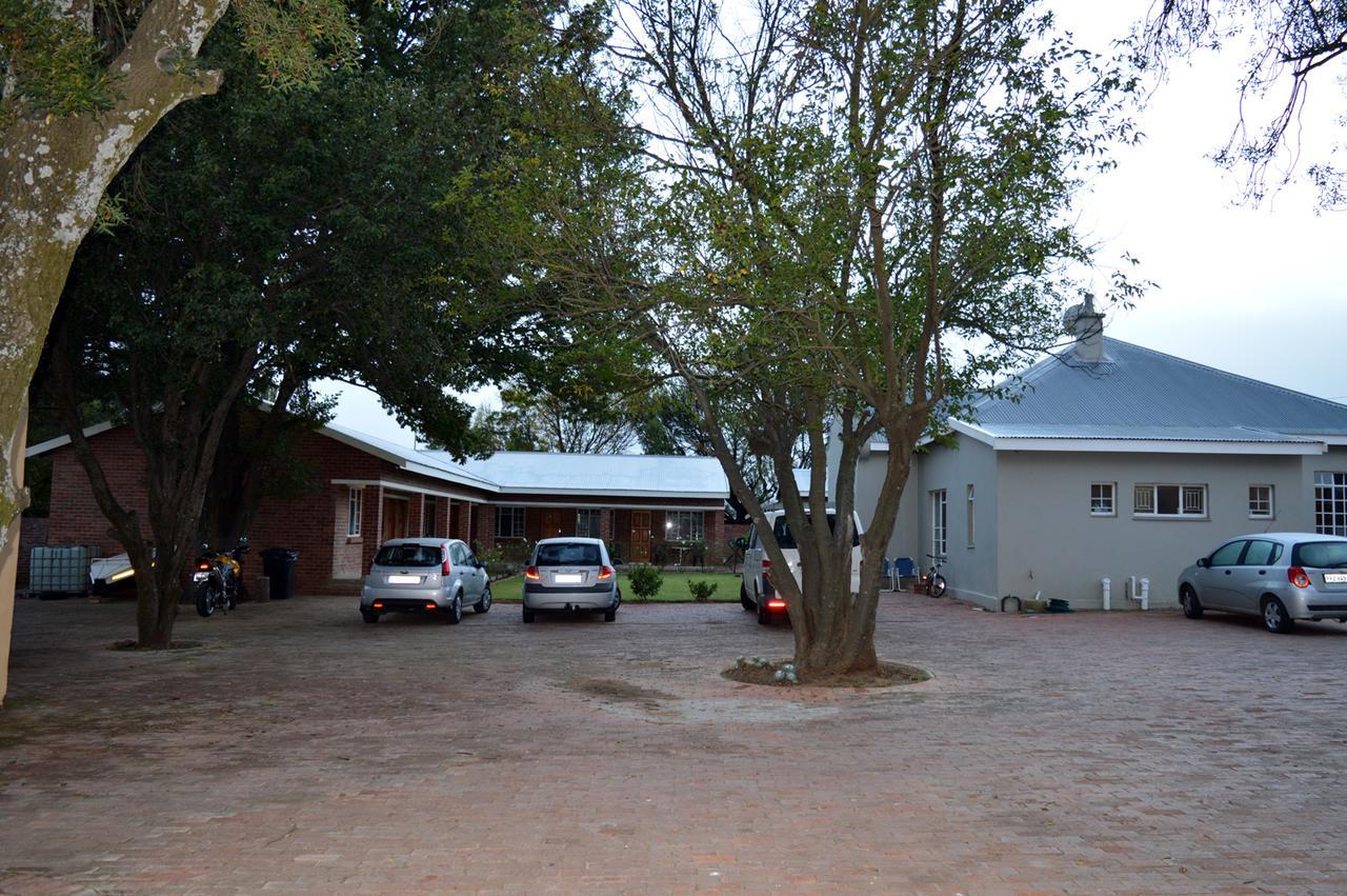 Village Lodge Harrismith ภายนอก รูปภาพ